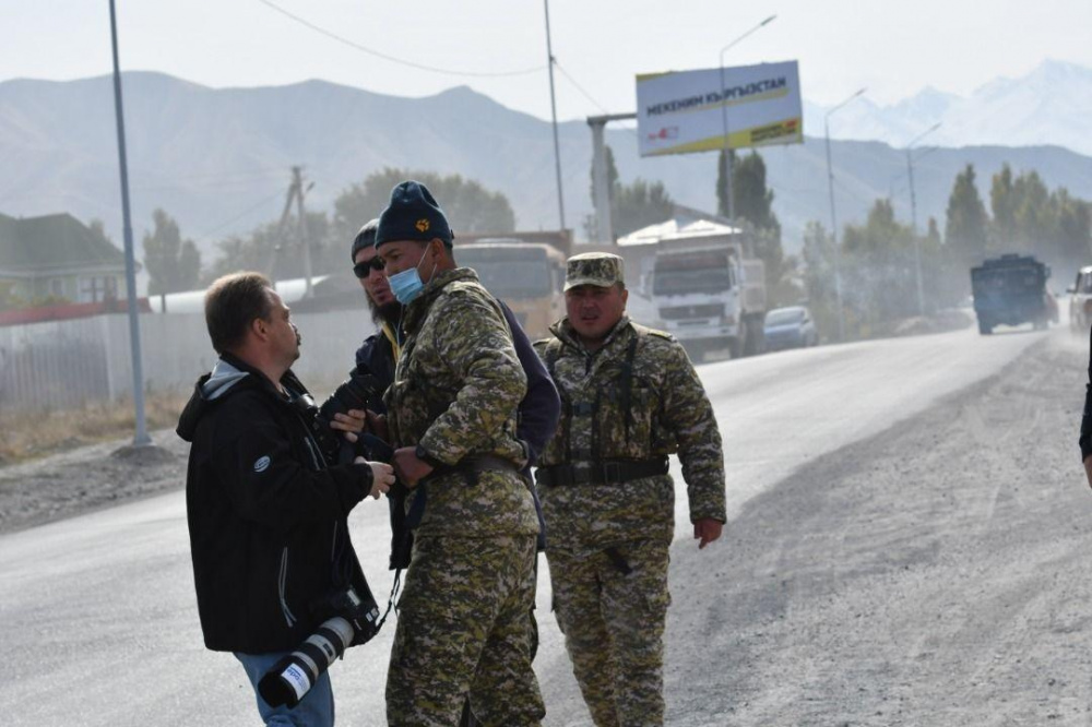 Военные препятствовали работе иностранных журналистов на блокпосту