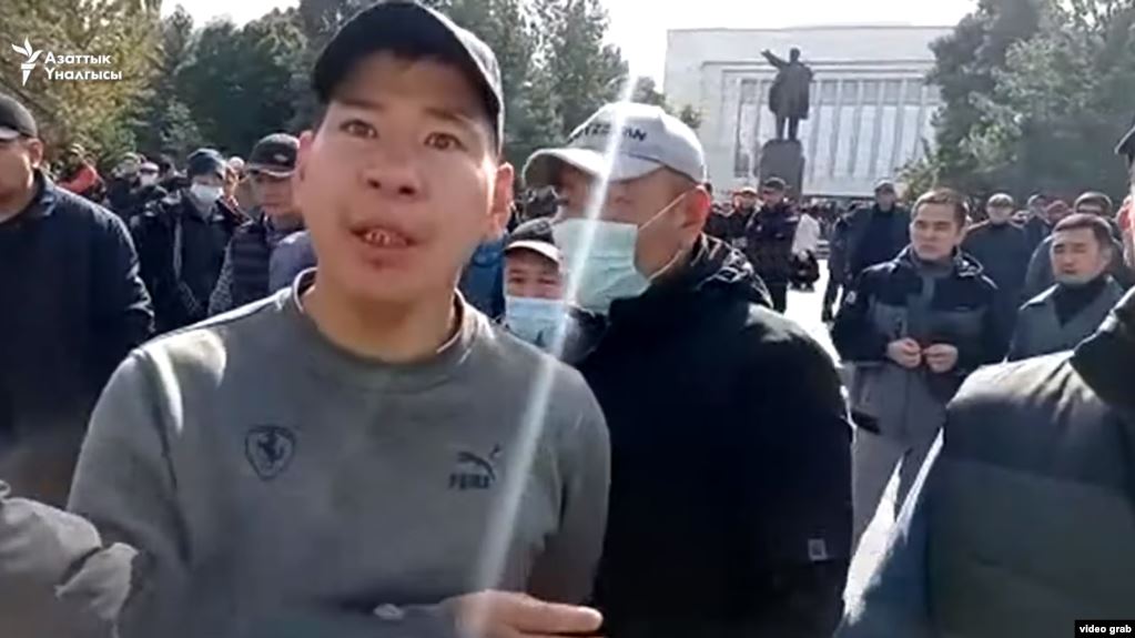 Журналисту «Азаттыка» угрожали на митинге (видео)