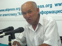 Правозащитник О.Токтонасыров грозится устроить голодовку, если Наблюдательный совет ОТРК будет распущен