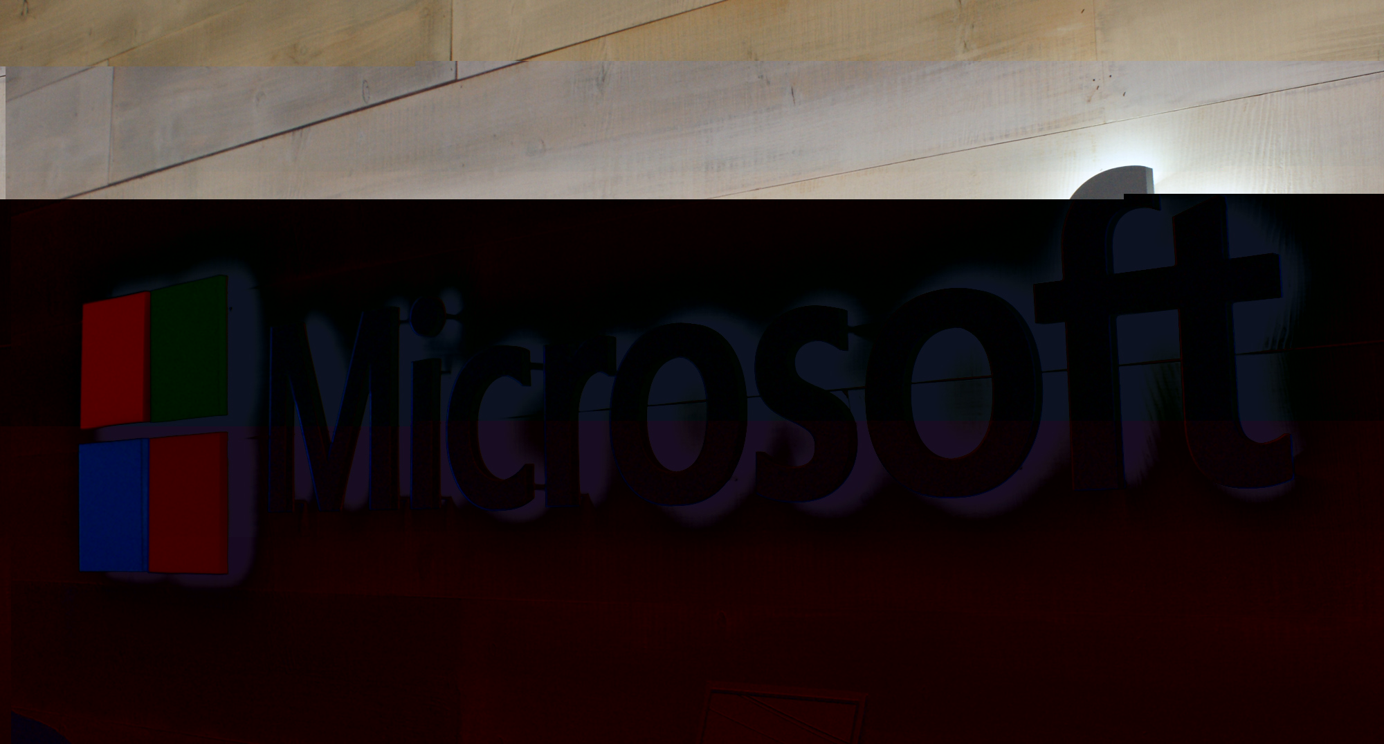 Microsoft подала иск к правительству США за право уведомлять клиентов о слежке за почтой