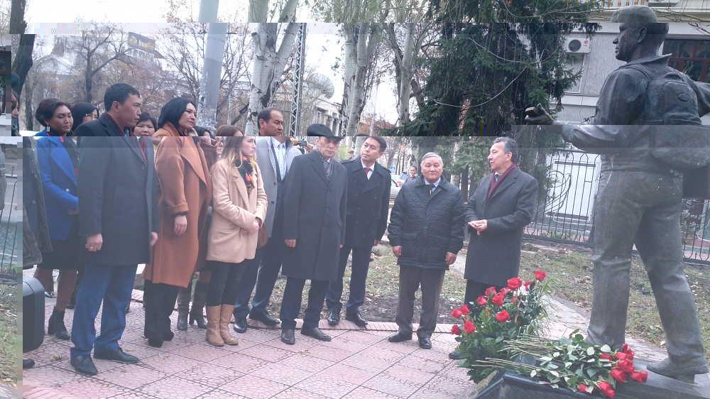 В Бишкеке почтили память журналиста Геннадия Павлюка