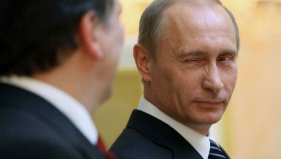 Путин призвал подумать о механизмах «морально-этических фильтров» в СМИ