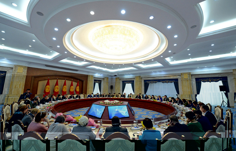 Президент С.Жээнбеков провел встречу с руководителями СМИ Кыргызстана (фото)