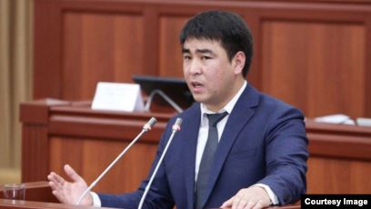 Жанар Акаев возмутился по поводу того, как МВД расследует нападение на Болота Темирова