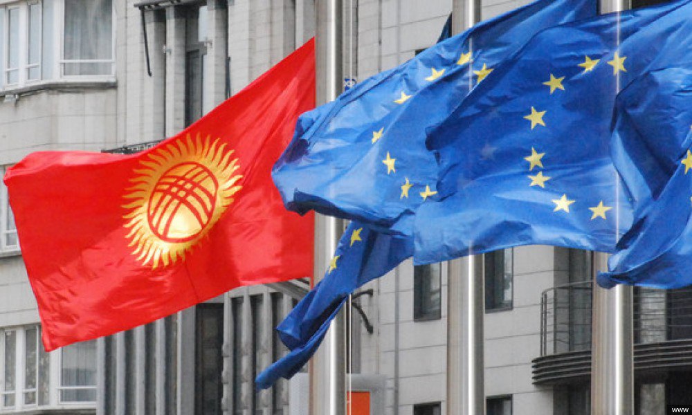 Выборы-2021: Евросоюз призвал Кыргызстан расследовать технические проблемы при подсчете голосов