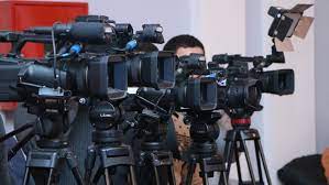 В КР рассматривается вопрос создания медиахолдинга для управления государственными СМИ