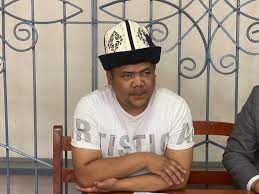 В Бишкеке идет суд над акыном Болотом Назаровым