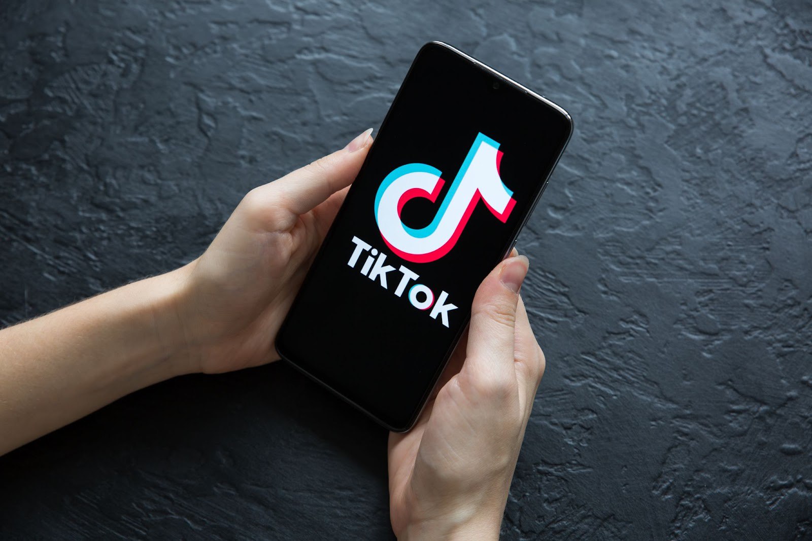 Не соответствует менталитету. В ЖК предлагают контролировать контент в TikTok