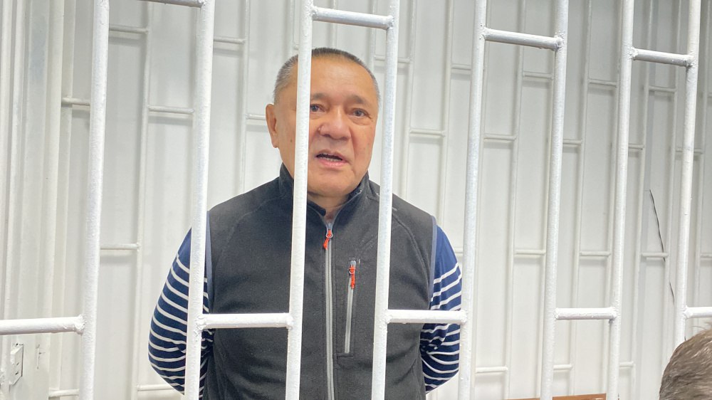 Экс-главу ГКНБ Кенешбека Дуйшебаева оставили под стражей