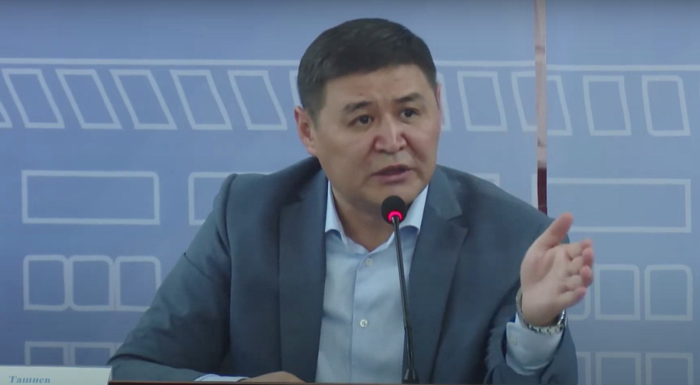 Одним видео: Ташиев назвал подстрекателем жителя Ноокена, возмутившегося большим количеством узбекских товаров на рынках