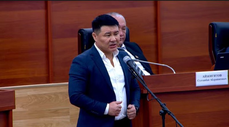 Депутат Икрамов: Во время Орозо власти должны простить и отпустить фигурантов Кемпир-Абадского дела
