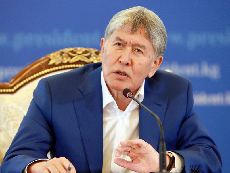 Атамбаев посоветовал президенту не верить тем, кто докладывает ему о заговорах