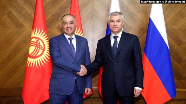 «Прямое вмешательство во внутренние дела КР». Россия предложила Кыргызстану «обмен опытом» в принятии ограничивающих НКО законов