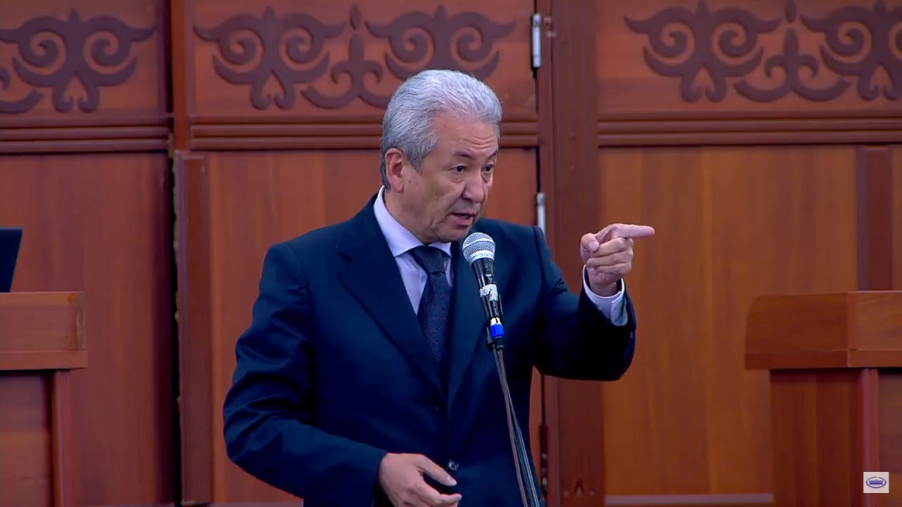 Одной цитатой: Депутат Мадумаров заявил, что в Кыргызстане правят фабрики ботов