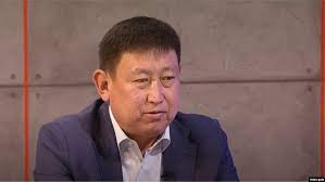 Депутат Акылбек Тумонбаев заявил, что не поддерживает инициативу о закрытии «Азаттыка»