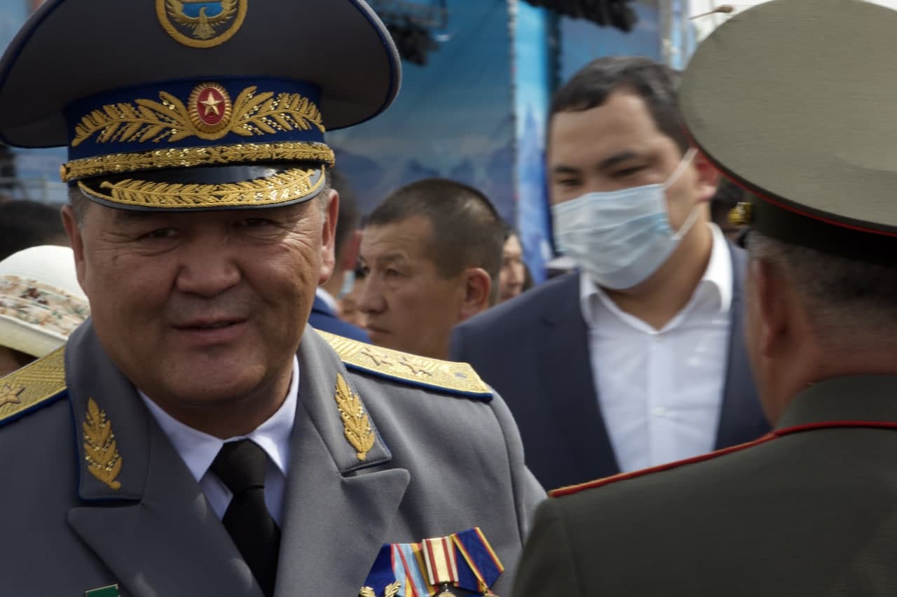 «Ташиев – это сила». Как кыргызские СМИ создают положительный образ главе ГКНБ