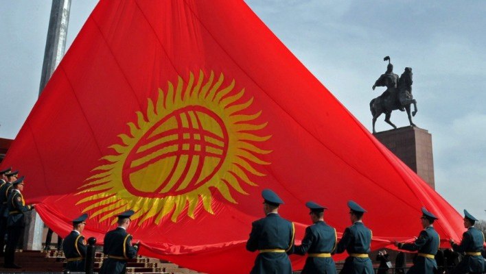 Депутатам рассказали об утерянных образцах флага Кыргызстана