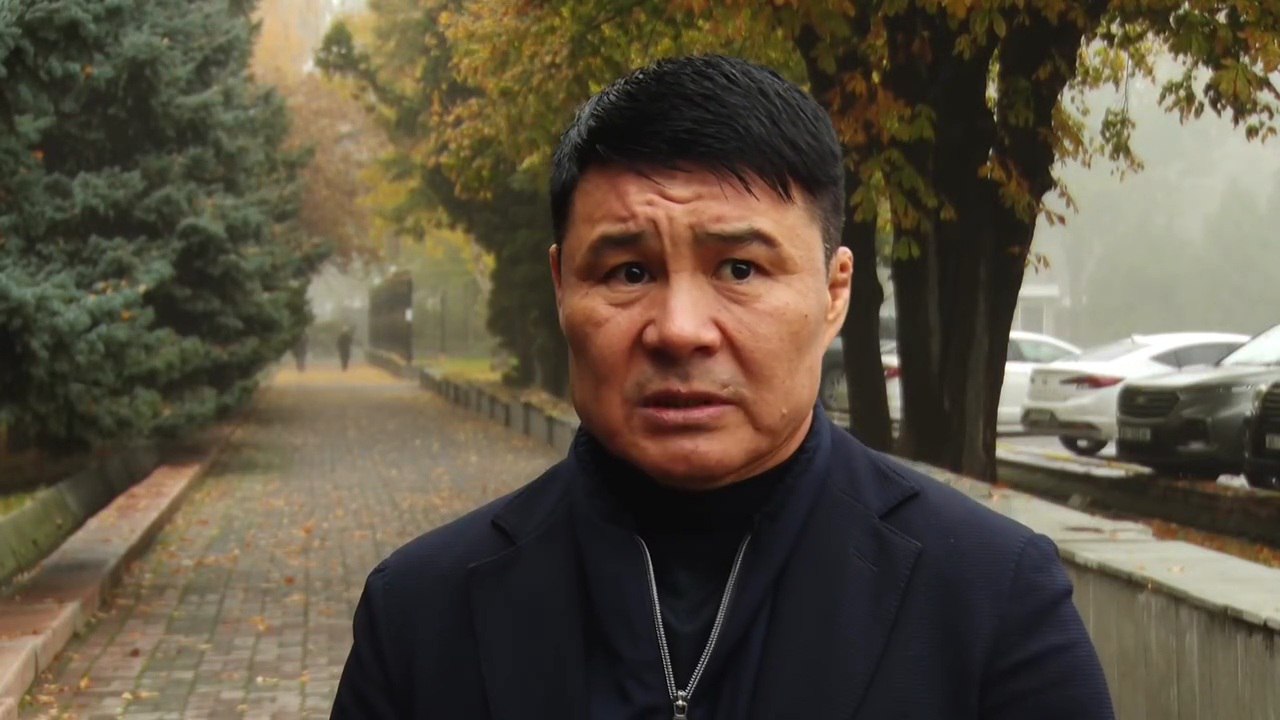 Изменение флага Кыргызстана повлечет за собой миллиардные расходы — депутат
