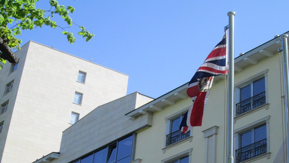 Посольство Великобритании высказалось по поводу задержания журналистов в Кыргызстане