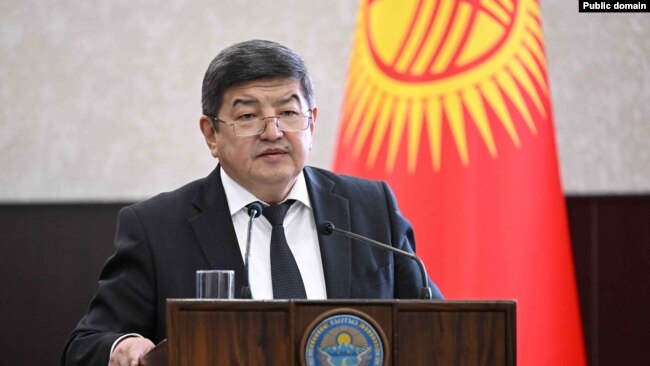 Глава кабмина предложил контролировать информацию в соцсетях, не соответствующую традициям кыргызского народа