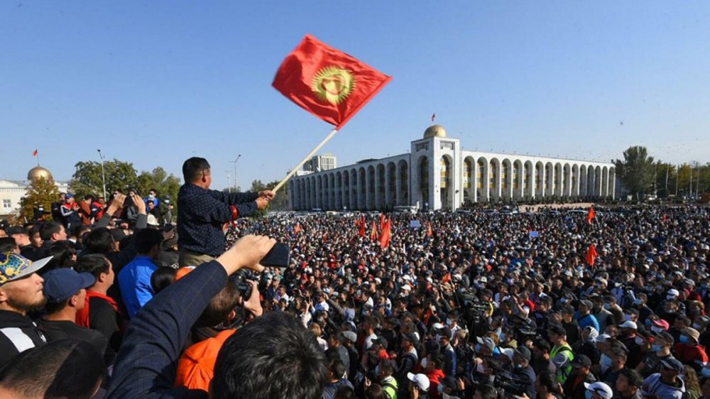 Кыргызстанцы положительно оценивают деятельность НКО в стране