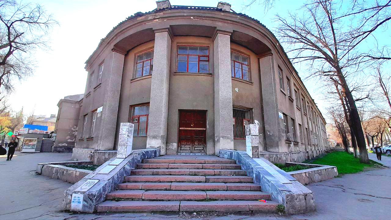 «Не все можно измерить деньгами». Архитекторы и художники просят Жапарова прекратить уничтожение памятников архитектуры