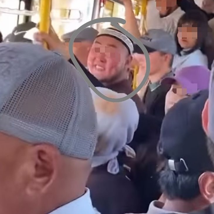 Милиция установила личность мужчины, который в автобусе материл других пассажиров