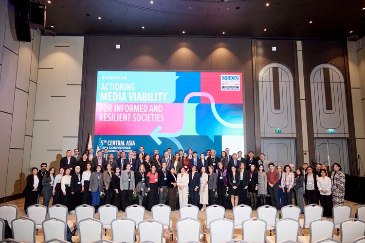 ИИ уже в редакциях: что журналистам ЦА советуют для прозрачного использования