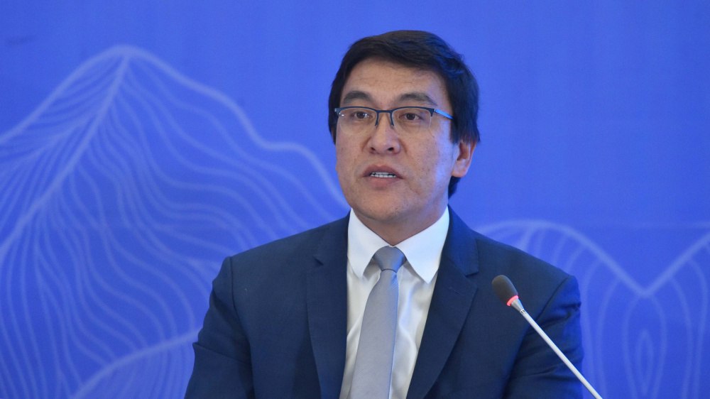 Зампред кабмина отметил, что в вопросе языка он будет отстаивать не русский, а официальный статус, закрепленный в Конституции.