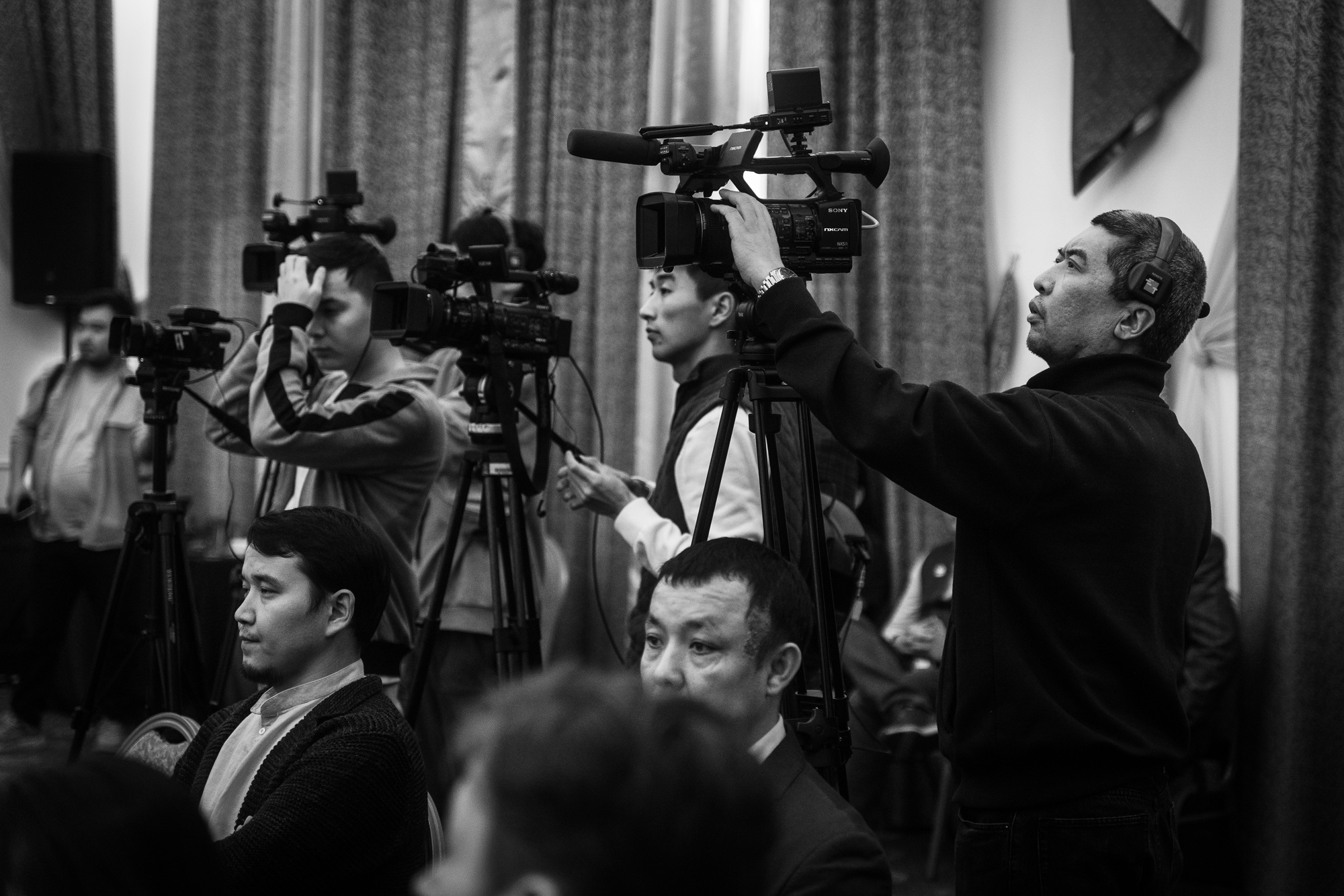 Свободы меньше, осторожности больше: медиарынок Кыргызстана в новой реальности