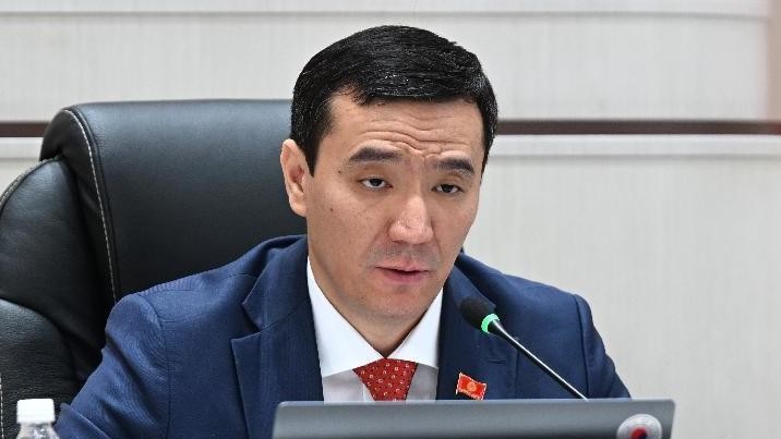 Депутат: Большинство судей некомпетентные и погрязли в коррупции, нужна реформа судебных органов